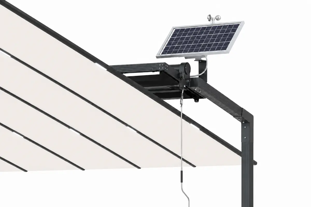 Solar Motorlu LED Şemsiye, Loft sisteminde güneş enerjili açma-kapama otomasyonunu, uzaktan kumandayı ve LED gece aydınlatmasını birleştirir. Loft yatay açılır kapanır sistem için solar panel, motorlu otomasyon ve LED aydınlatmalı şemsiye